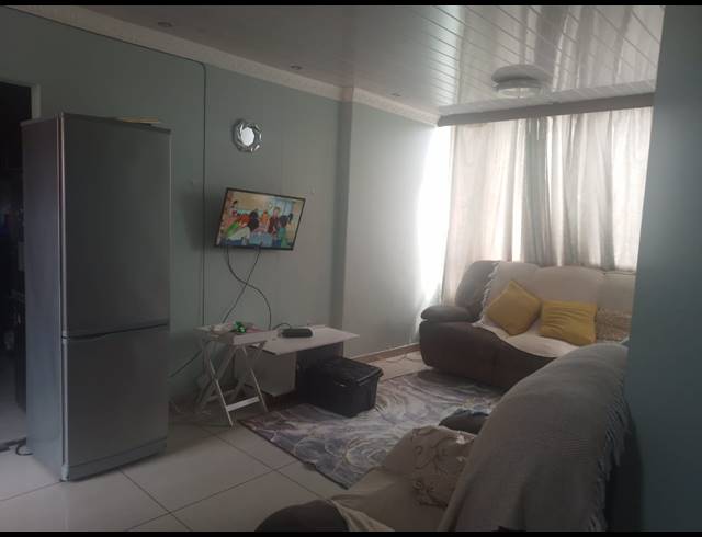 2 BEDROOM FLAT FOR SALE IN WINDERMERE